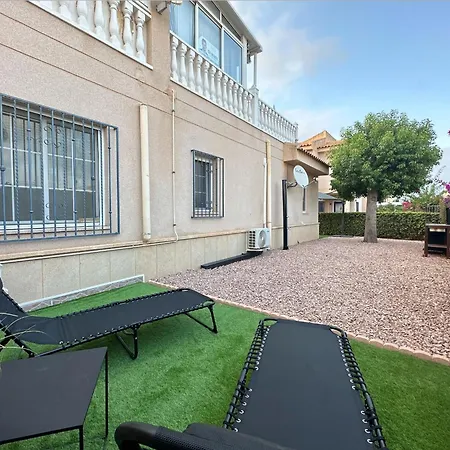 Luxe Met Zuidgerichte Tuin, La Zenia - Playa Flamenca Apartment Dehesa de Campoamor (Orihuela Costa)